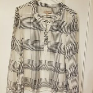 BANANA REPUBLIC. Long sleeve button up (L)